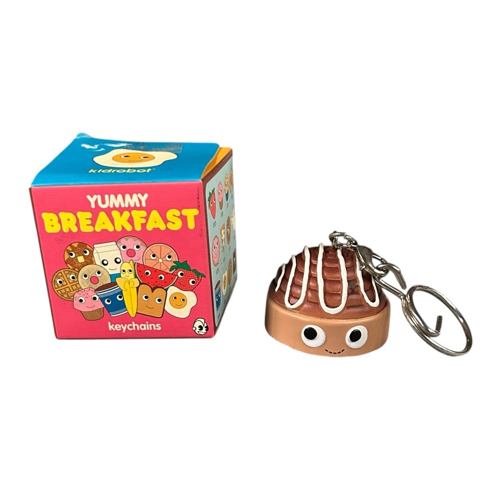 Kidrobot Yummy Breakfast Keychain Bag Charm 2008 Cute Happy Cinnamon Roll + Box